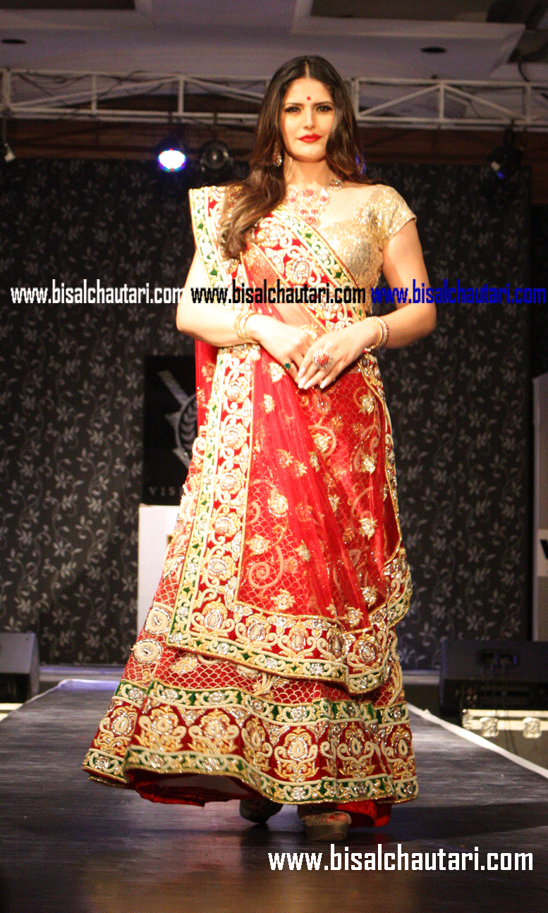 Bollywood actress zareen khan and famous Nepali celebrities on ramp with vishal kapoor designs (11)