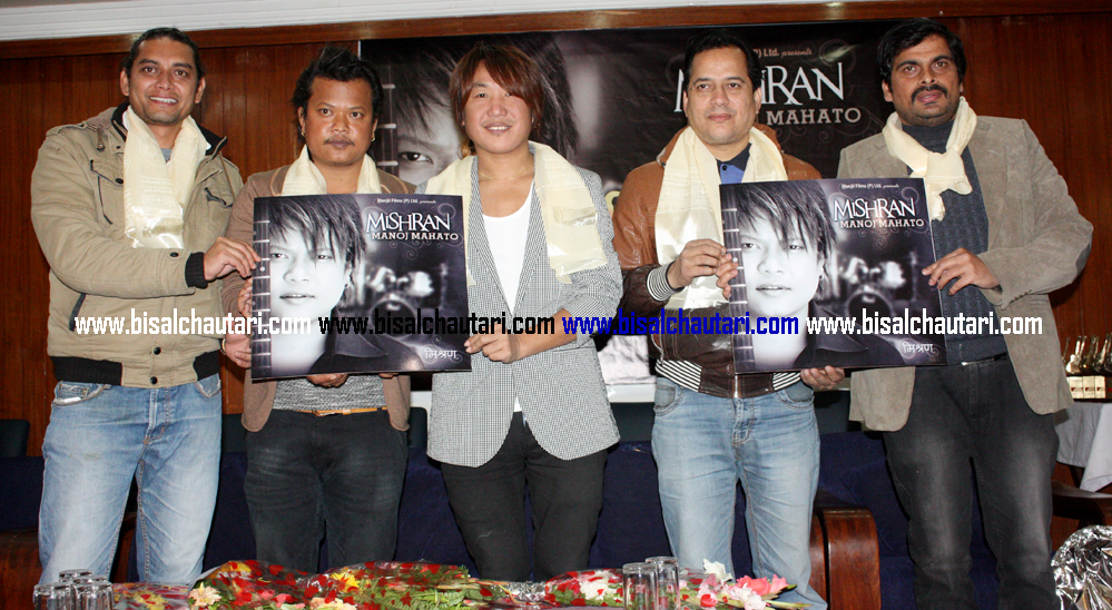 Manoj Mahato ideal known singers Rajesh Payal rai hand made album released (4)