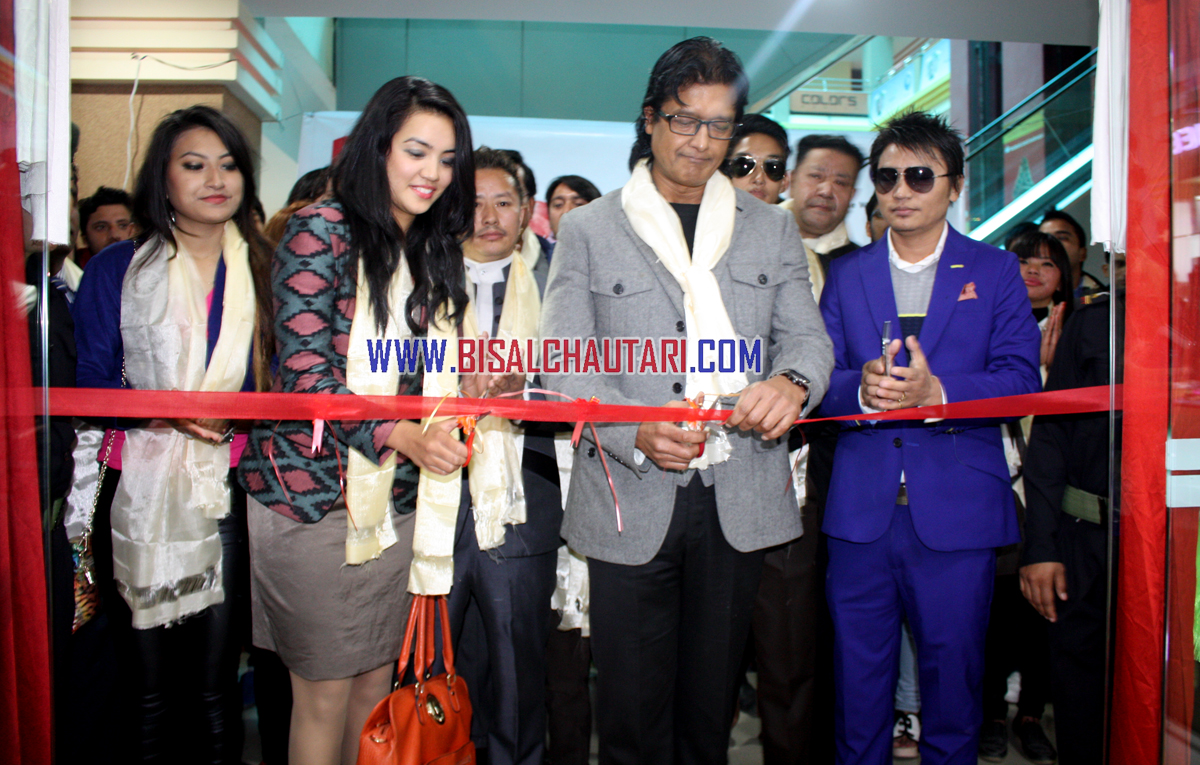 Rajesh Hamal and former Miss Nepal Sadiksha Shrestha CTC Mall 'CTV Mobile' opening by the Sorum (1)