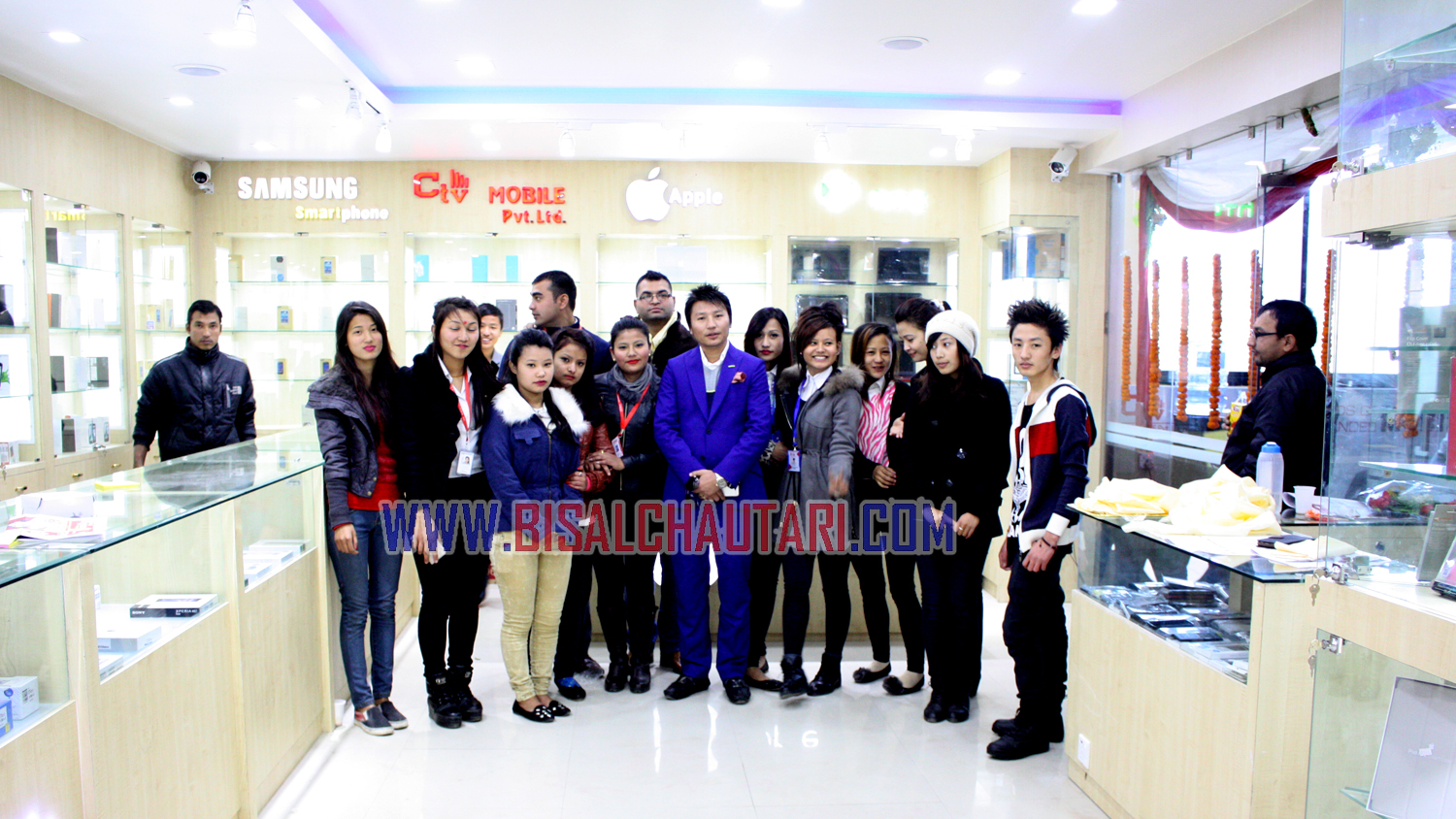 Rajesh Hamal and former Miss Nepal Sadiksha Shrestha CTC Mall 'CTV Mobile' opening by the Sorum (11)