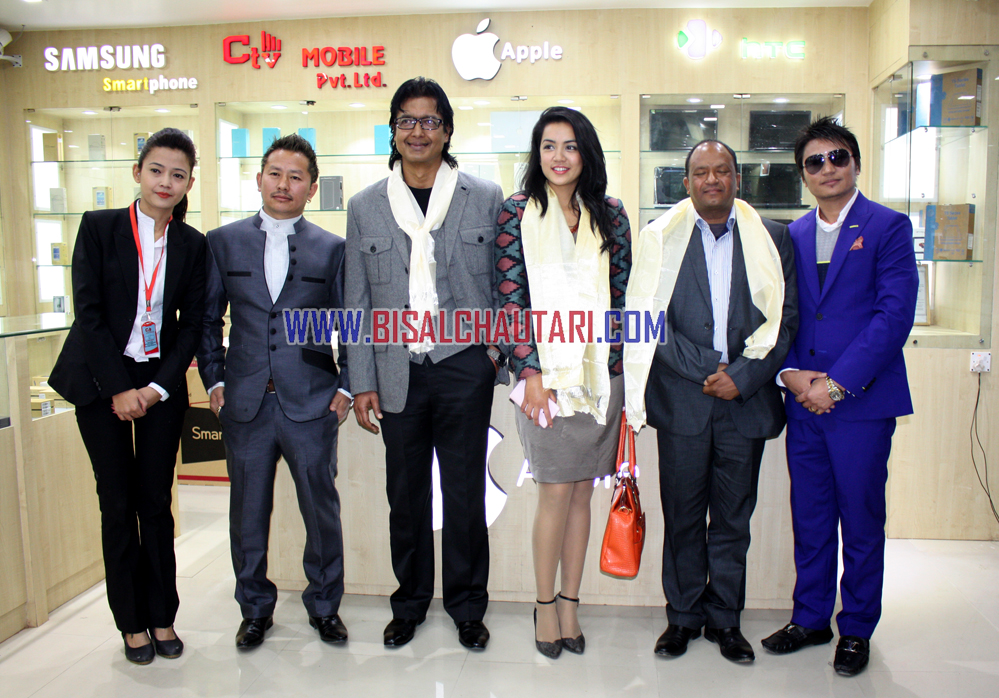 Rajesh Hamal and former Miss Nepal Sadiksha Shrestha CTC Mall 'CTV Mobile' opening by the Sorum (5)