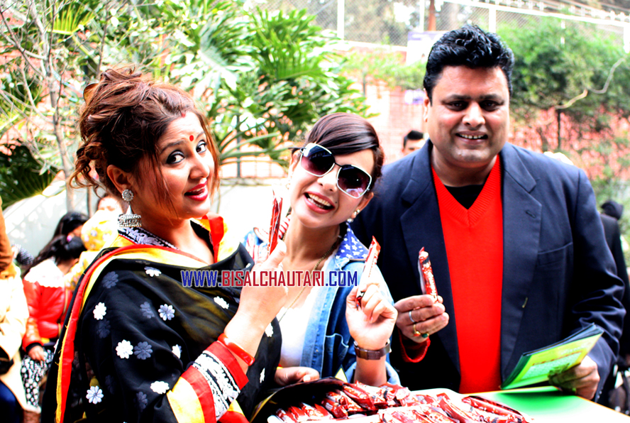 Nirmal Sharma and Poozana Stri chocolate nepali movie (7)