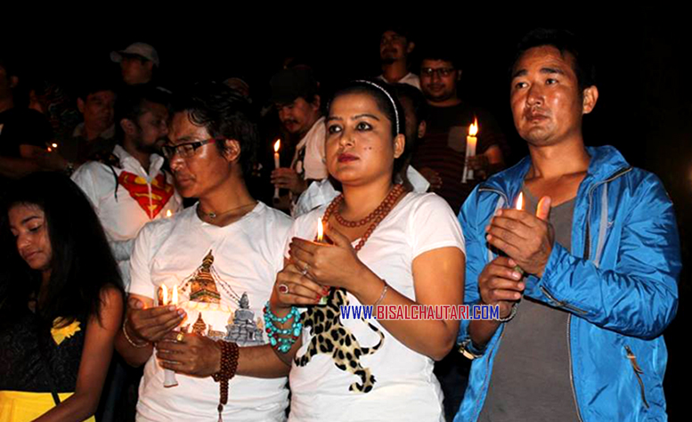 Candle-lit vigil in memory of nepal quake victims nepali celebrity (2)