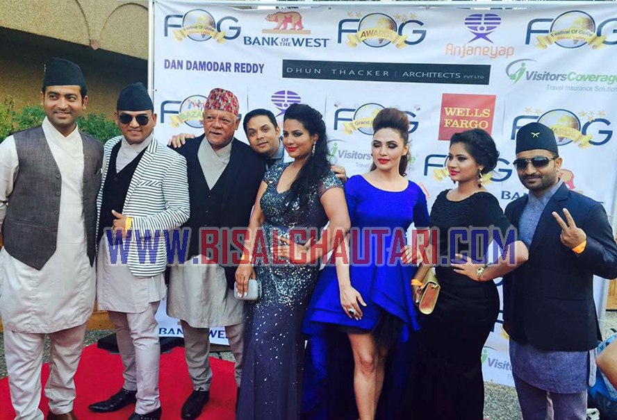 Sunil Thapa Life Time Achievement Award for film of globe award 2015-1